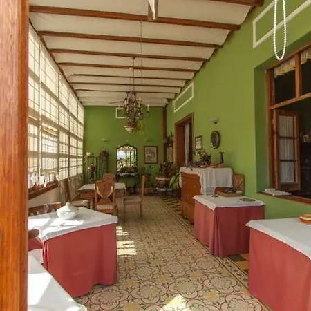 Casa Lola Y Juan Hotel