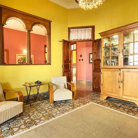 Casa Lola Y Juan Haria