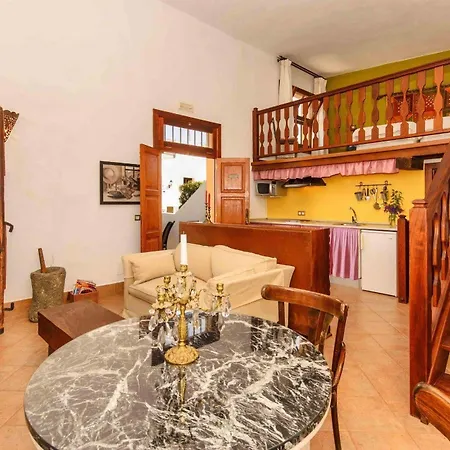 Casa Lola Y Juan
