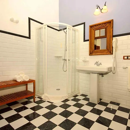 Casa Lola Y Juan Hotel 3*