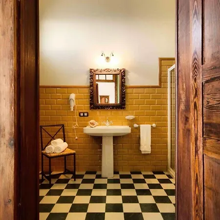 Casa Lola Y Juan Hotel 3*