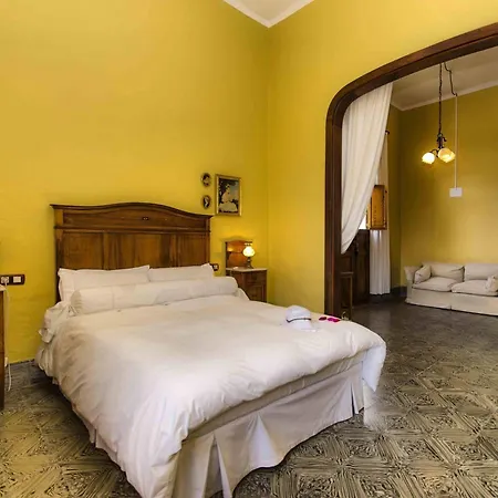 Casa Lola Y Juan Hotel